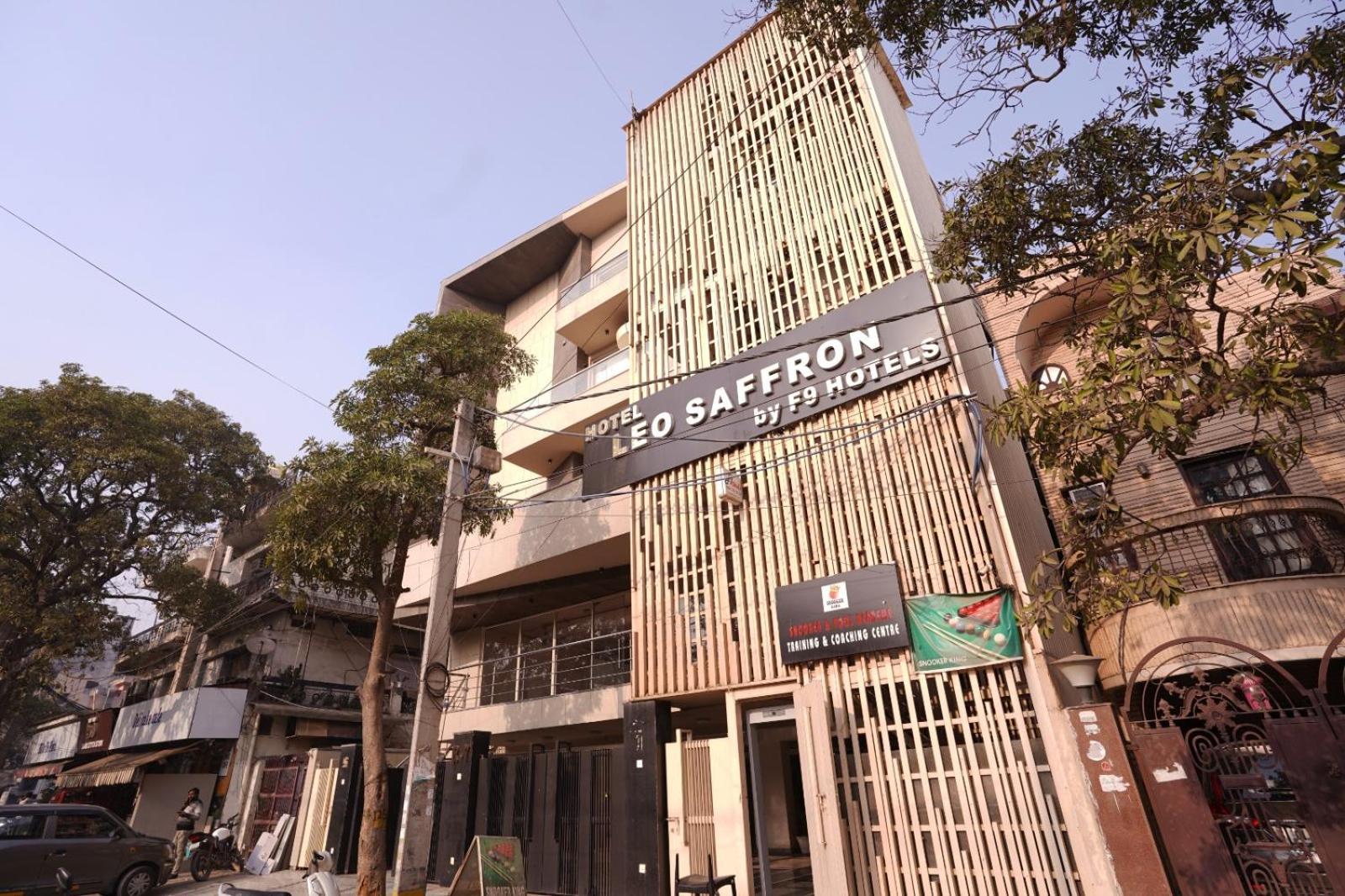 Hotel Leo Saffron - Pitampura Delhi  Bagian luar foto